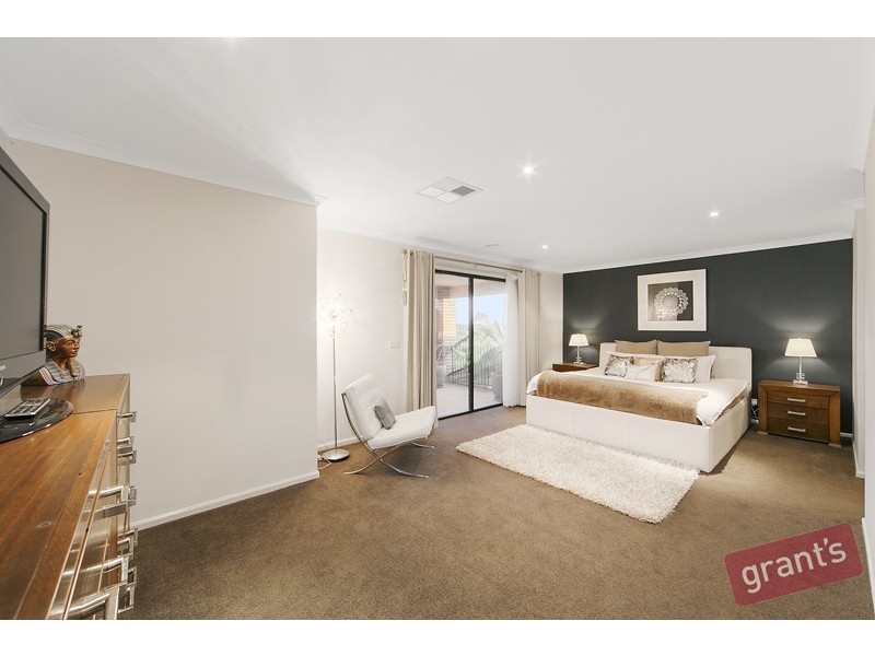 9 Highgrange Way, Narre Warren North VIC 3804