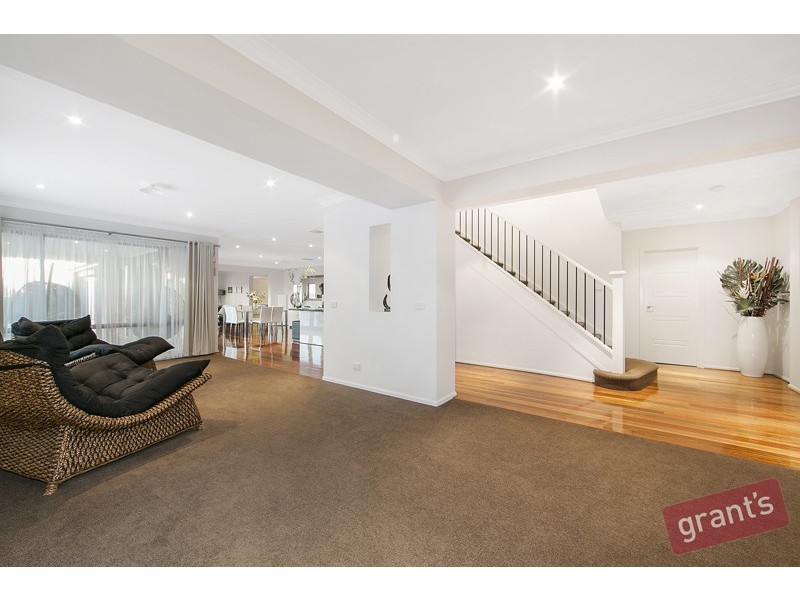 9 Highgrange Way, Narre Warren North VIC 3804