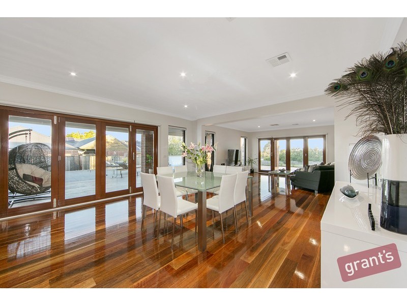 9 Highgrange Way, Narre Warren North VIC 3804