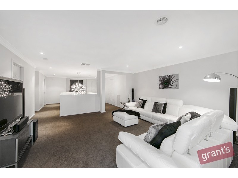 9 Highgrange Way, Narre Warren North VIC 3804