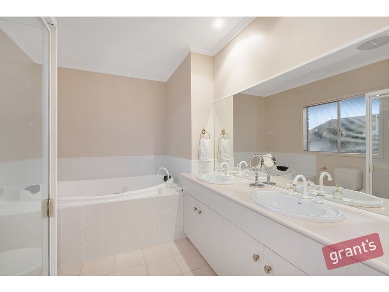 17 Portsea Place, Narre Warren VIC 3805