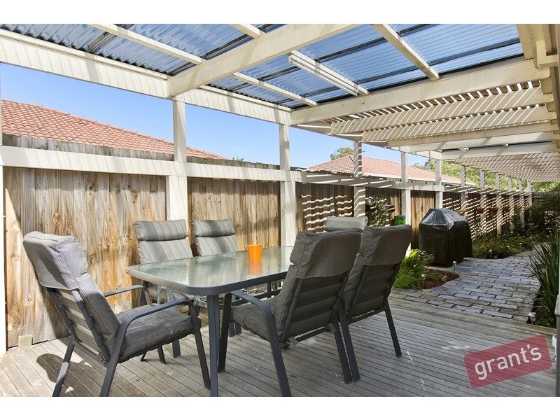 4 Linlithgow Court, Narre Warren VIC 3805