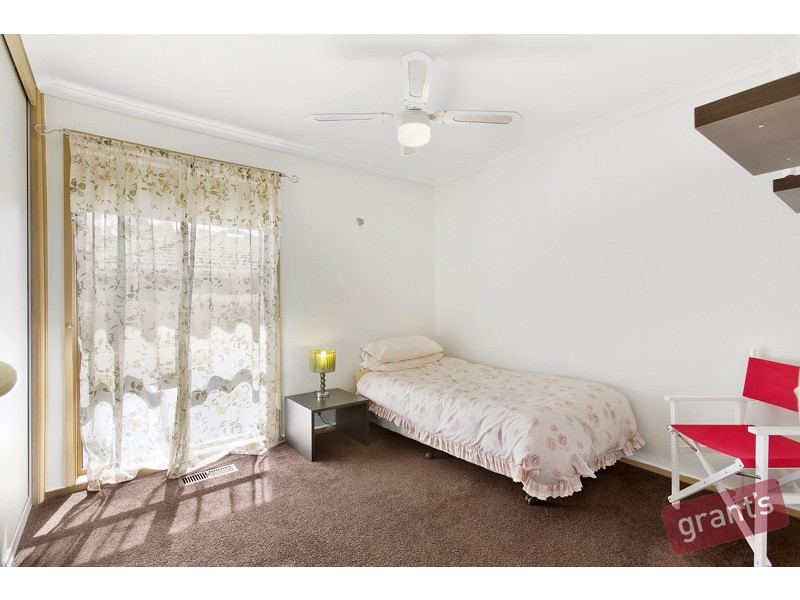 4 Linlithgow Court, Narre Warren VIC 3805