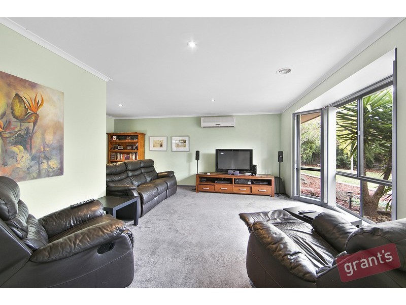 6 Marcus Court, Narre Warren VIC 3805