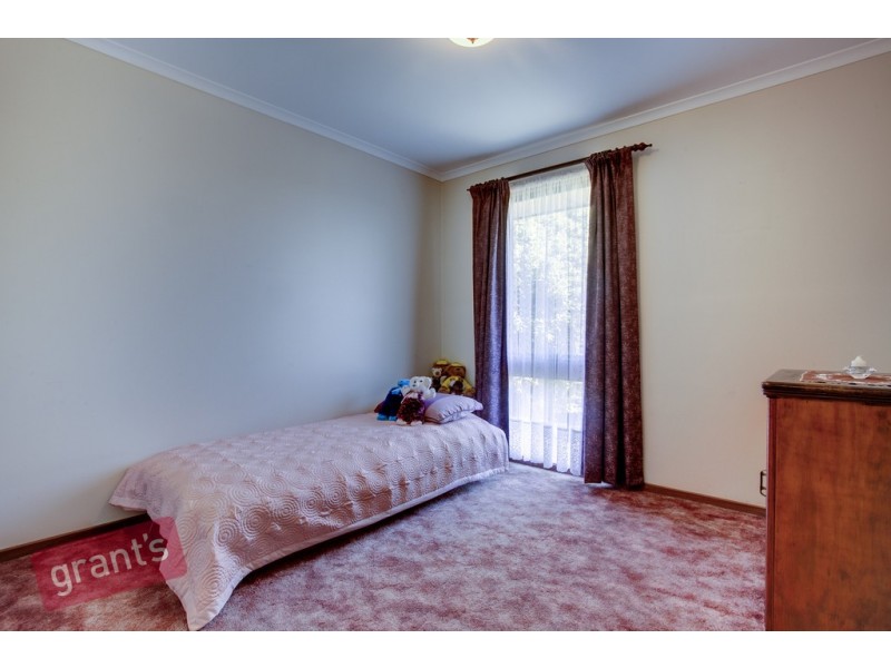 16 George Chudleigh Drive, Hallam VIC 3803