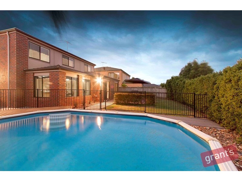 18 Toulouse Terrace, Narre Warren South VIC 3805