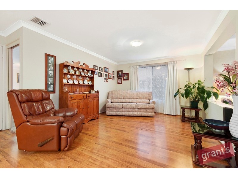 18 Toulouse Terrace, Narre Warren South VIC 3805