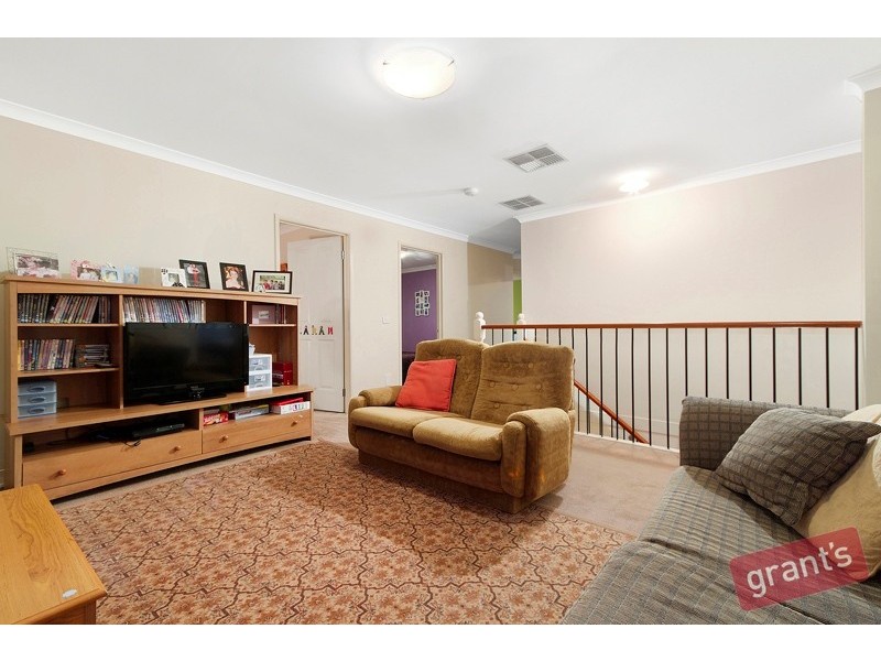 18 Toulouse Terrace, Narre Warren South VIC 3805
