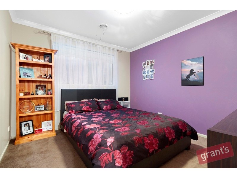 18 Toulouse Terrace, Narre Warren South VIC 3805