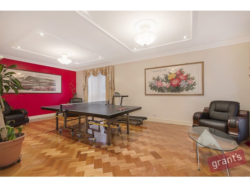 2 Hillcrest Avenue, Narre Warren VIC 3805