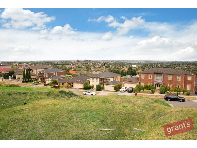 25 Montbrae Circuit, Narre Warren VIC 3805