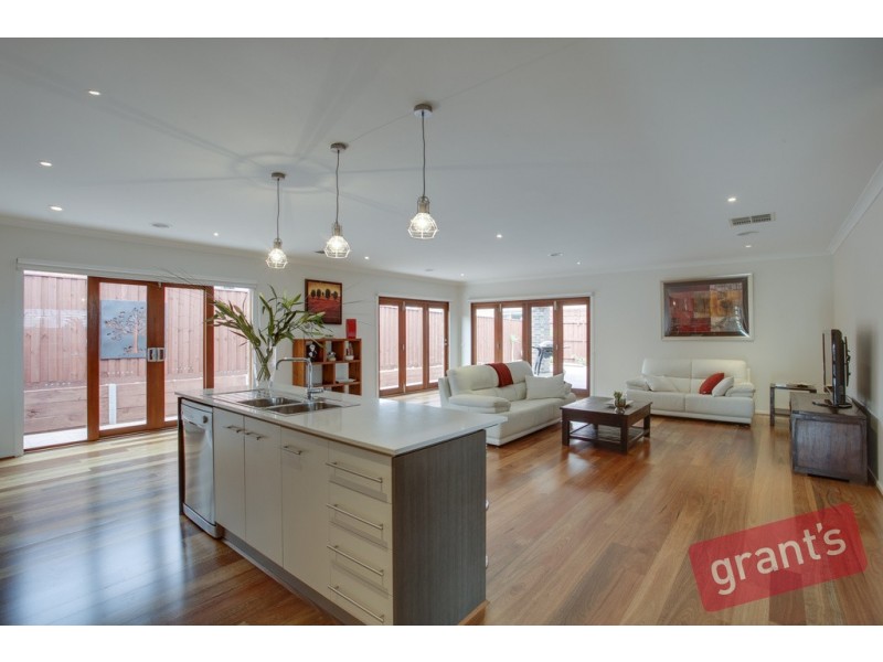22 Black Gum Crescent, Cranbourne West VIC 3977