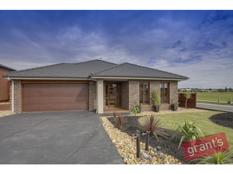 22 Black Gum Crescent, Cranbourne West VIC 3977