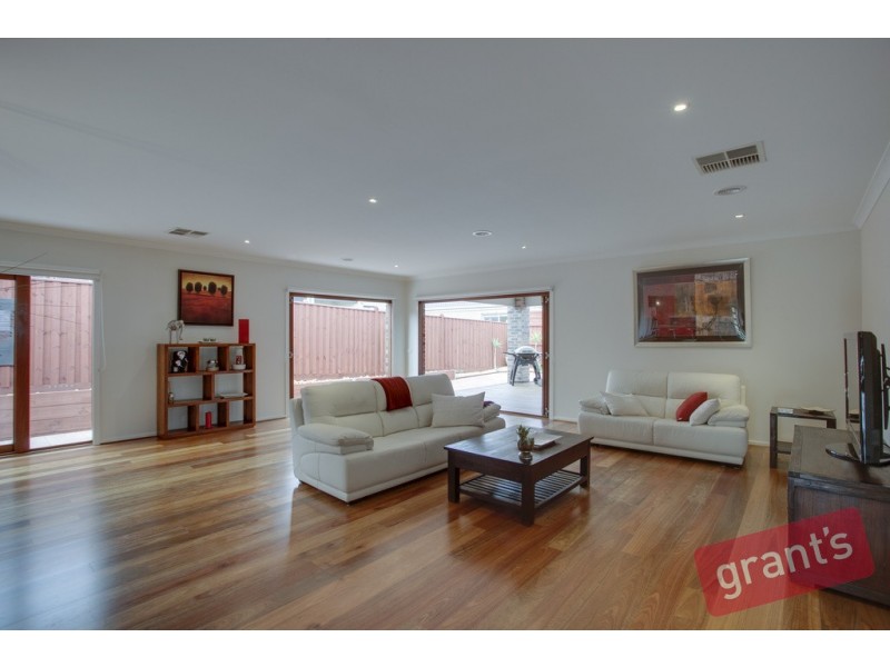 22 Black Gum Crescent, Cranbourne West VIC 3977