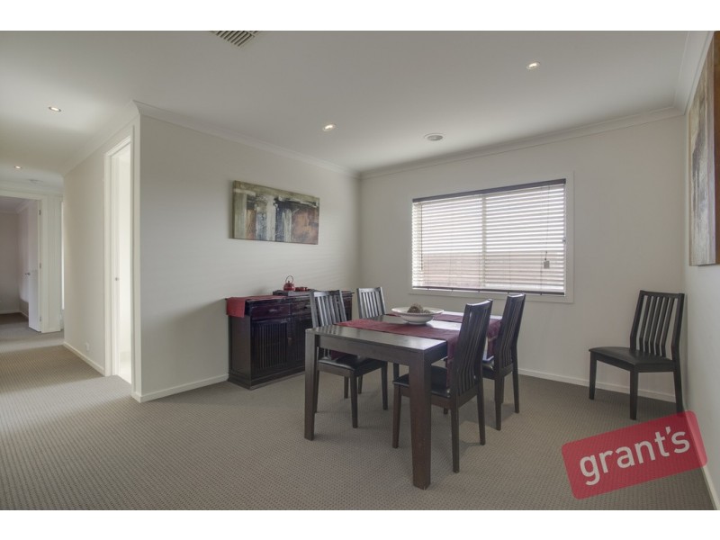 22 Black Gum Crescent, Cranbourne West VIC 3977