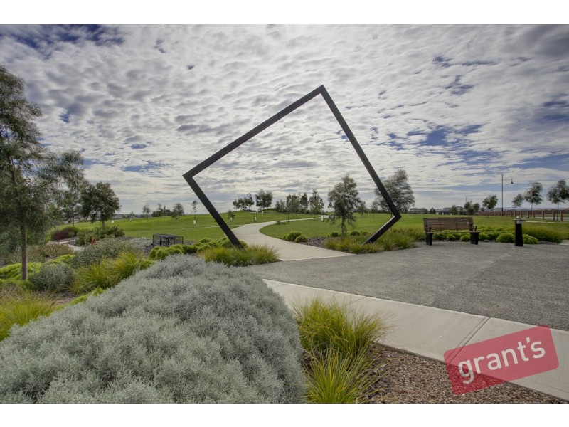 22 Black Gum Crescent, Cranbourne West VIC 3977