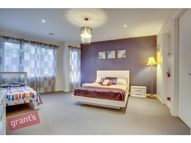 4a Saxonwood Drive, Narre Warren VIC 3805