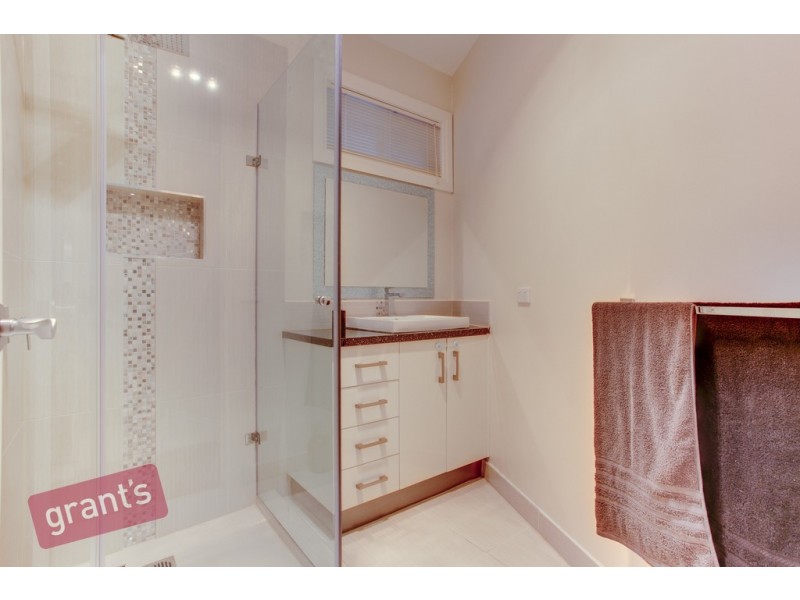 4a Saxonwood Drive, Narre Warren VIC 3805