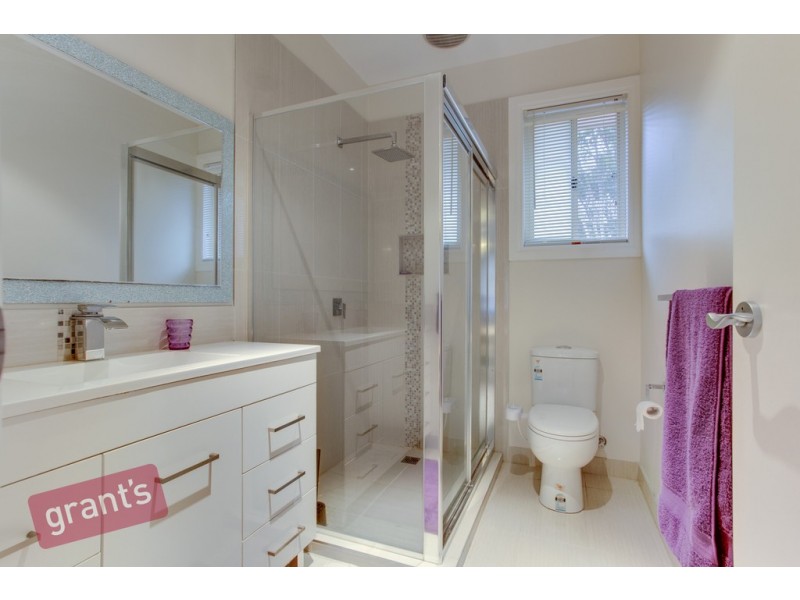 4a Saxonwood Drive, Narre Warren VIC 3805