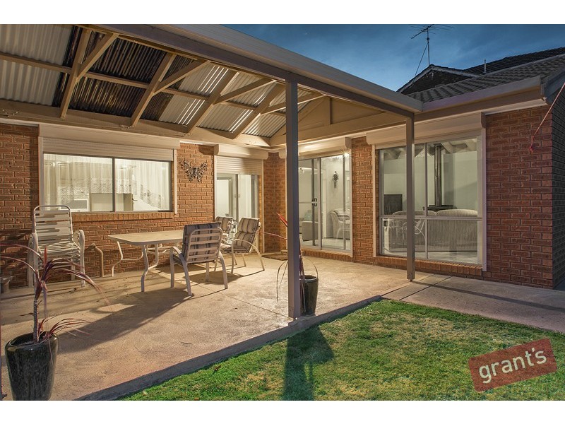 2 Samaher Court, Endeavour Hills VIC 3802