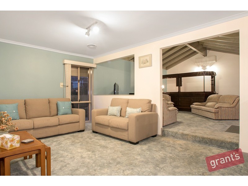 2 Samaher Court, Endeavour Hills VIC 3802