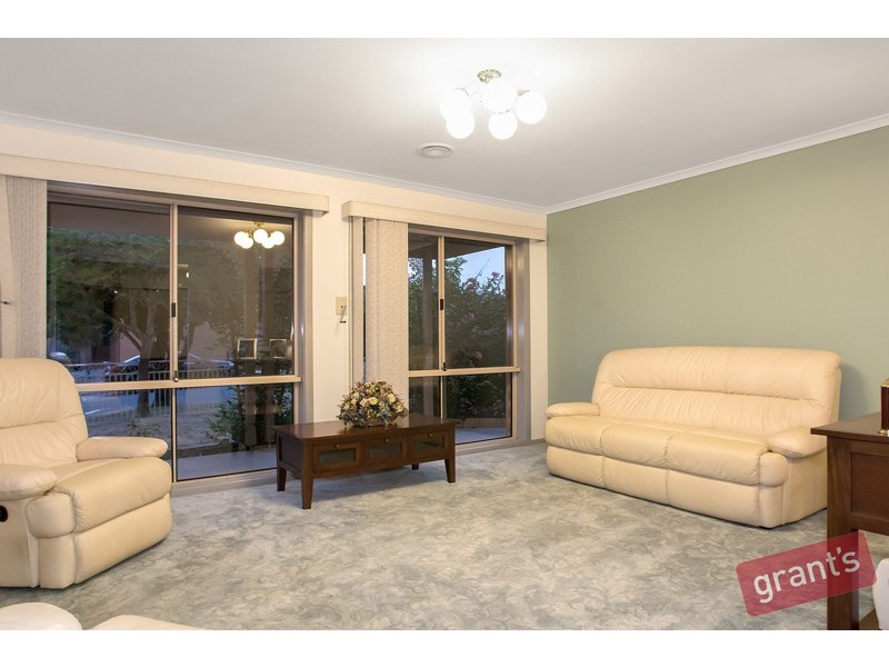 2 Samaher Court, Endeavour Hills VIC 3802