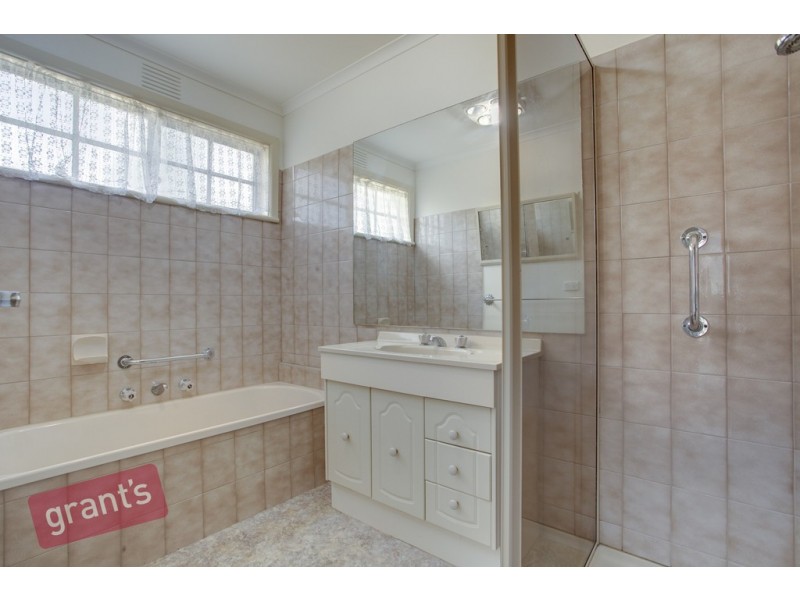 19 Adam Avenue, Hallam VIC 3803