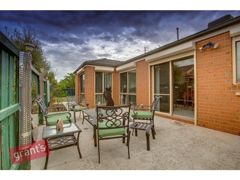 14 Ormiston Place, Narre Warren South VIC 3805