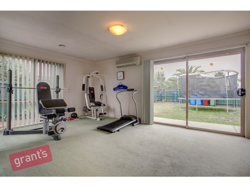 14 Ormiston Place, Narre Warren South VIC 3805