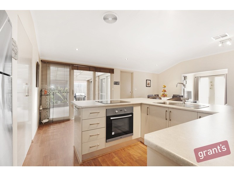 31 Baringa Park Drive, Narre Warren South VIC 3805