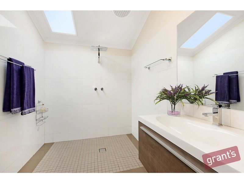 31 Baringa Park Drive, Narre Warren South VIC 3805