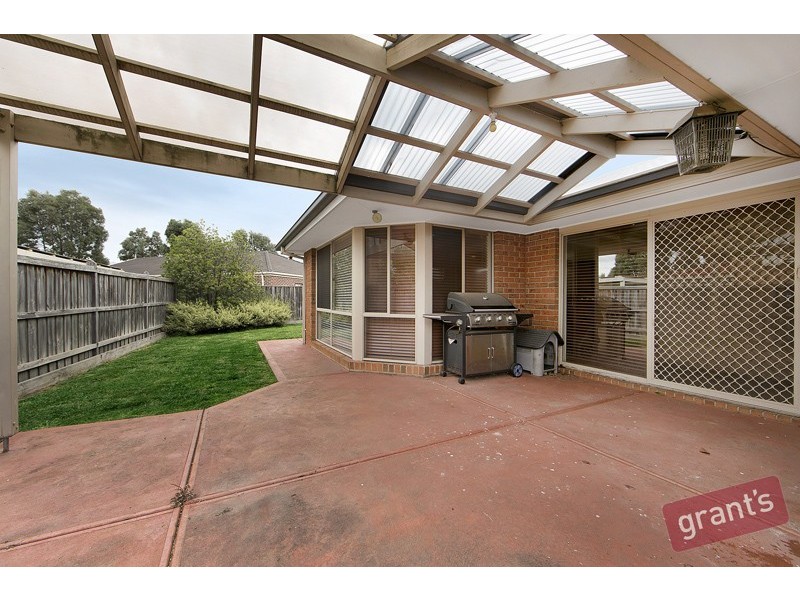 30 Champagne Grove, Narre Warren South VIC 3805