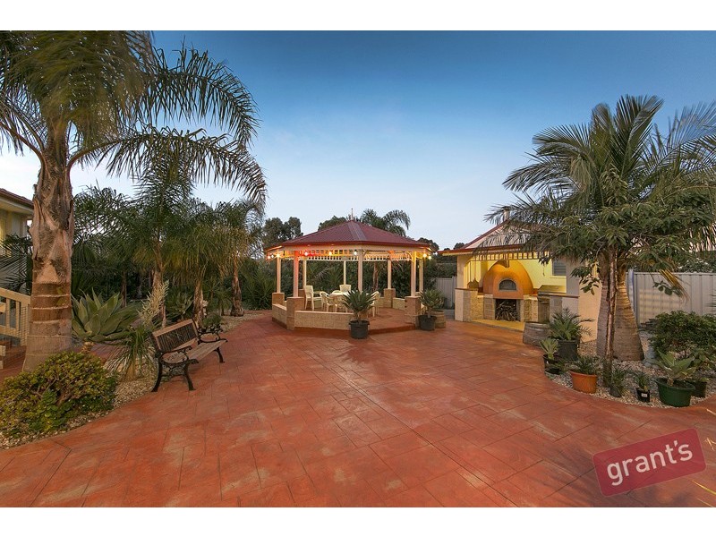 4 Glen Vista Drive, Narre Warren North VIC 3804