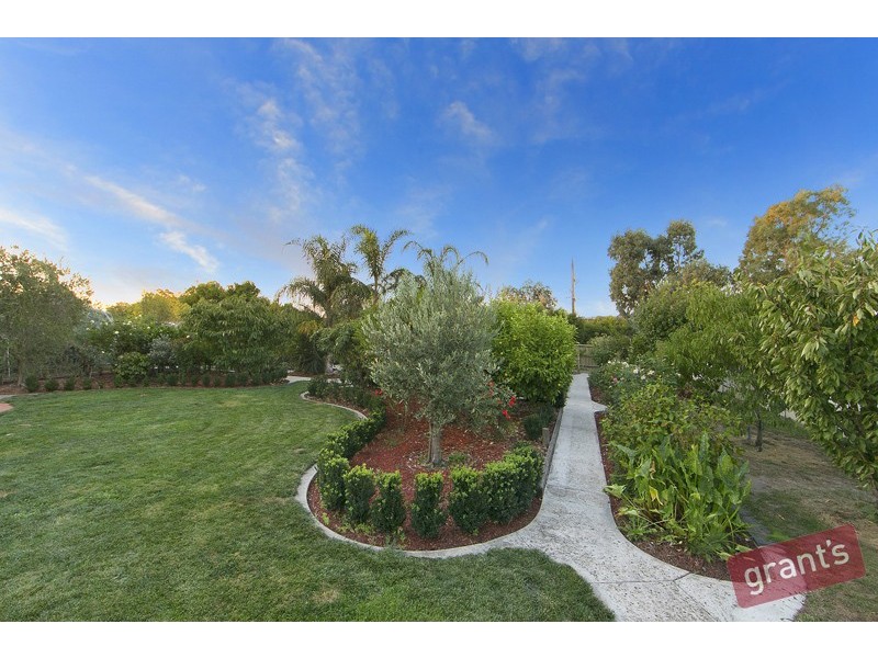 4 Glen Vista Drive, Narre Warren North VIC 3804