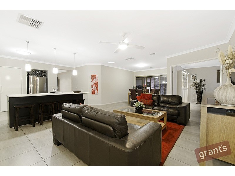 6 Eva Florence Way, Narre Warren South VIC 3805