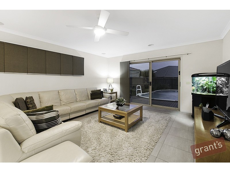 6 Eva Florence Way, Narre Warren South VIC 3805