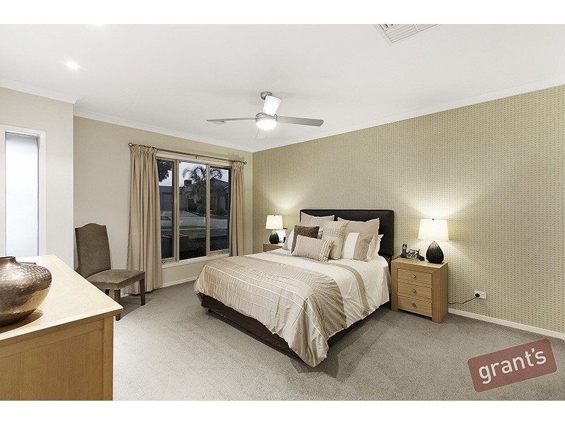 6 Eva Florence Way, Narre Warren South VIC 3805