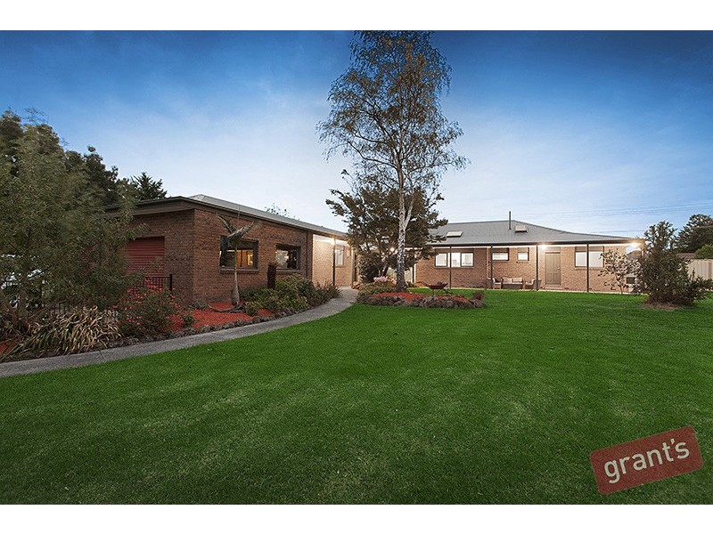 123 Fox Road, Narre Warren North VIC 3804