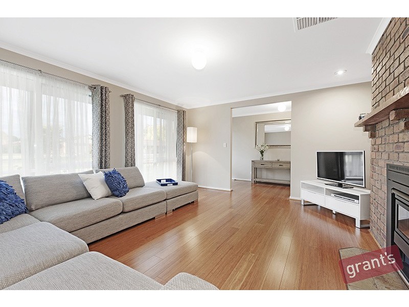 123 Fox Road, Narre Warren North VIC 3804