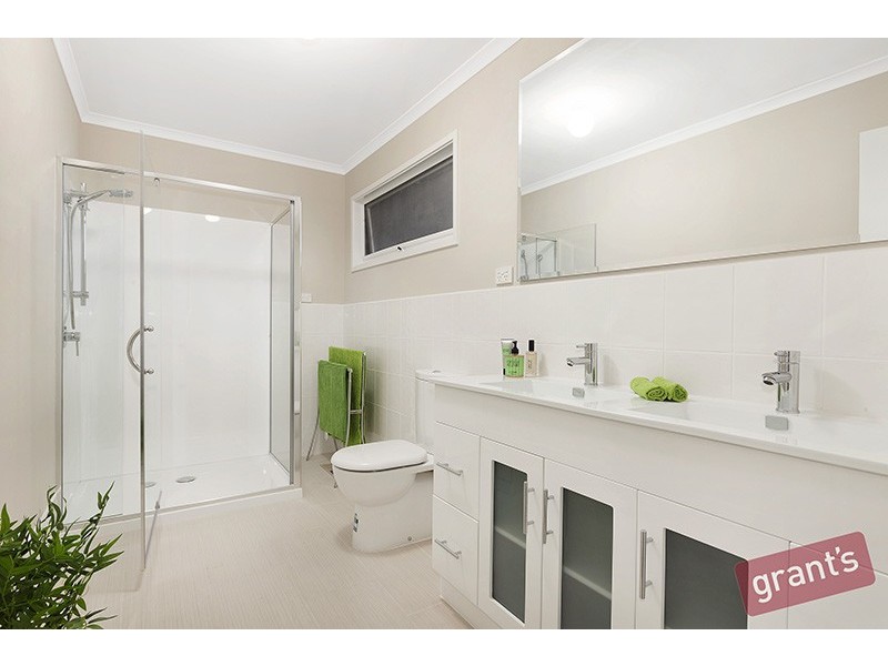 123 Fox Road, Narre Warren North VIC 3804