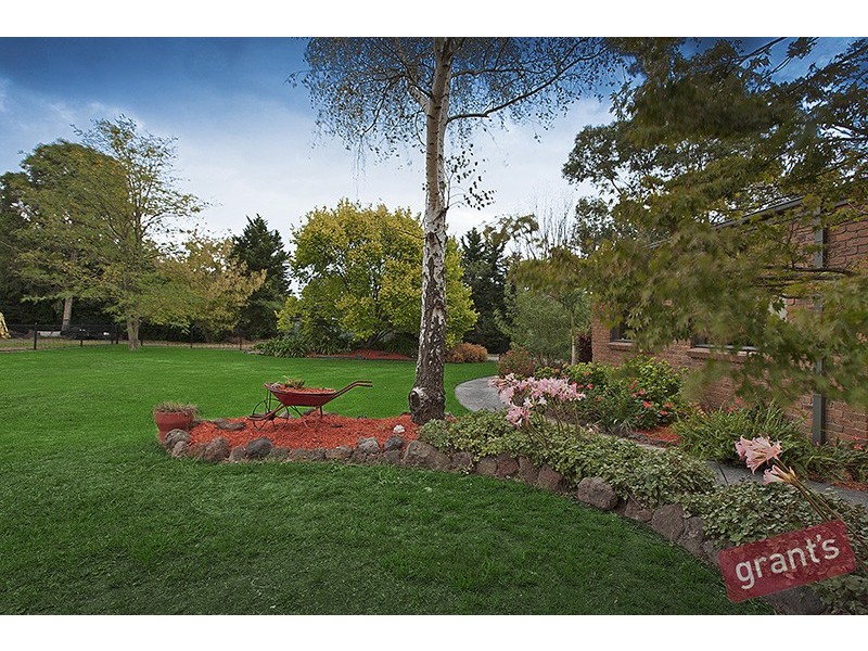 123 Fox Road, Narre Warren North VIC 3804