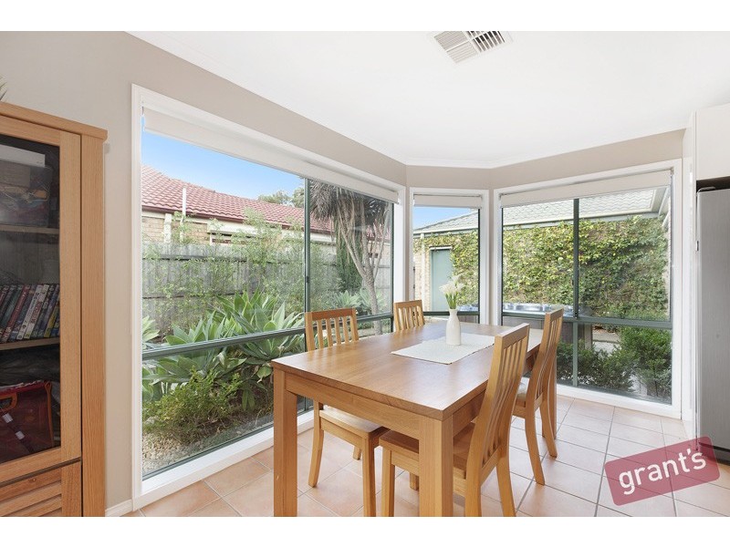 16 Hampshire Drive, Narre Warren South VIC 3805