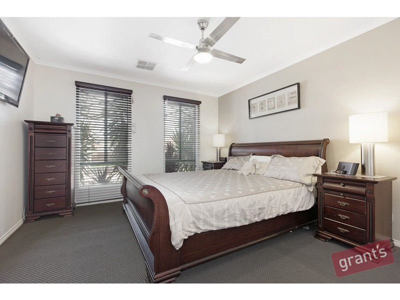 16 Hampshire Drive, Narre Warren South VIC 3805