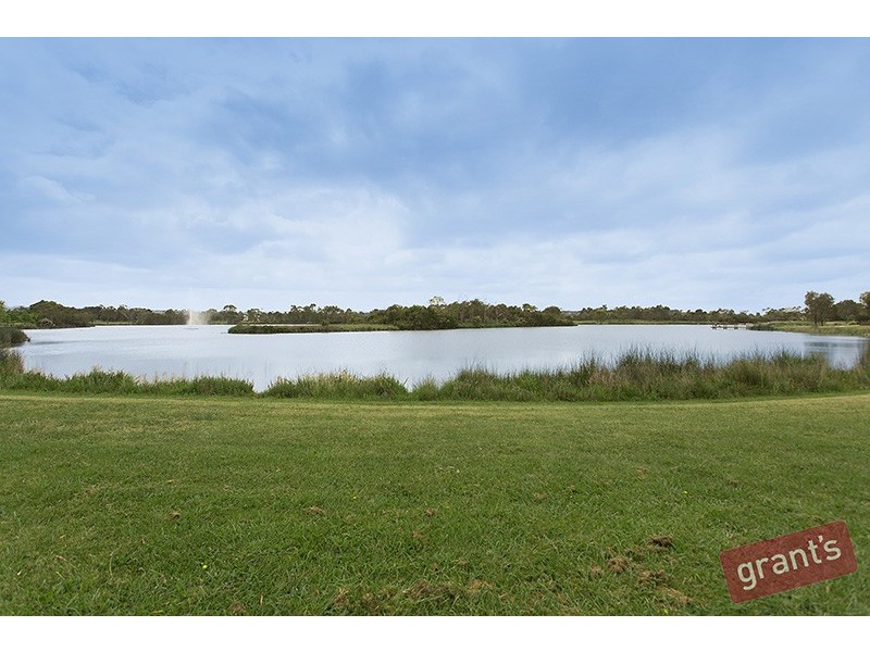 5 The Esplanade, Narre Warren South VIC 3805
