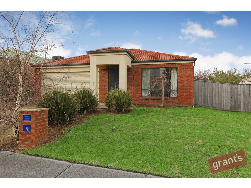 17 Hadley Circuit, Narre Warren South VIC 3805