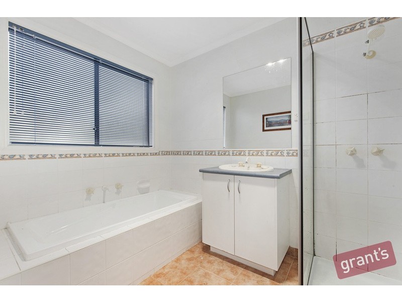 17 Hadley Circuit, Narre Warren South VIC 3805