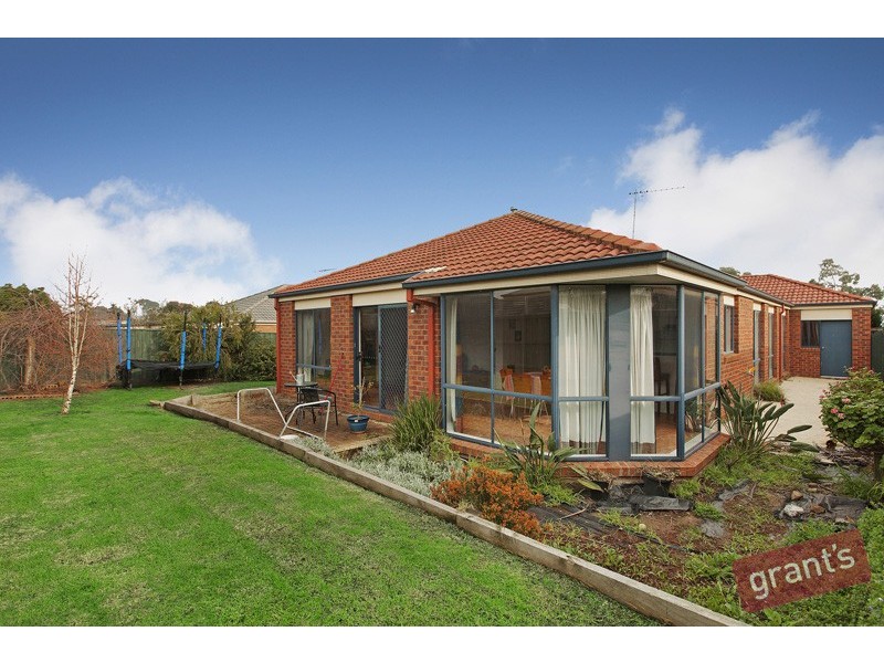 17 Hadley Circuit, Narre Warren South VIC 3805