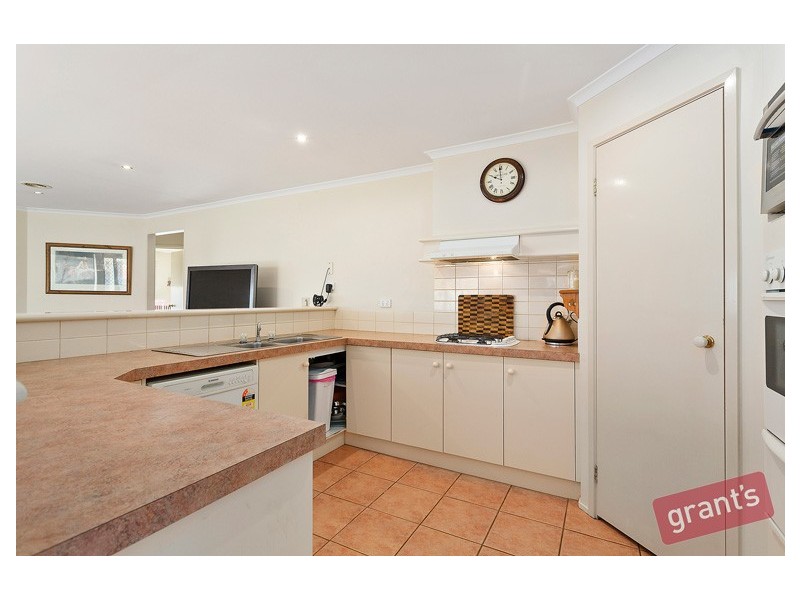 2 Demint Walk, Narre Warren South VIC 3805