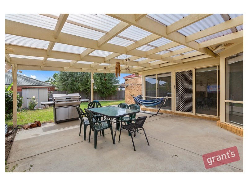 2 Demint Walk, Narre Warren South VIC 3805