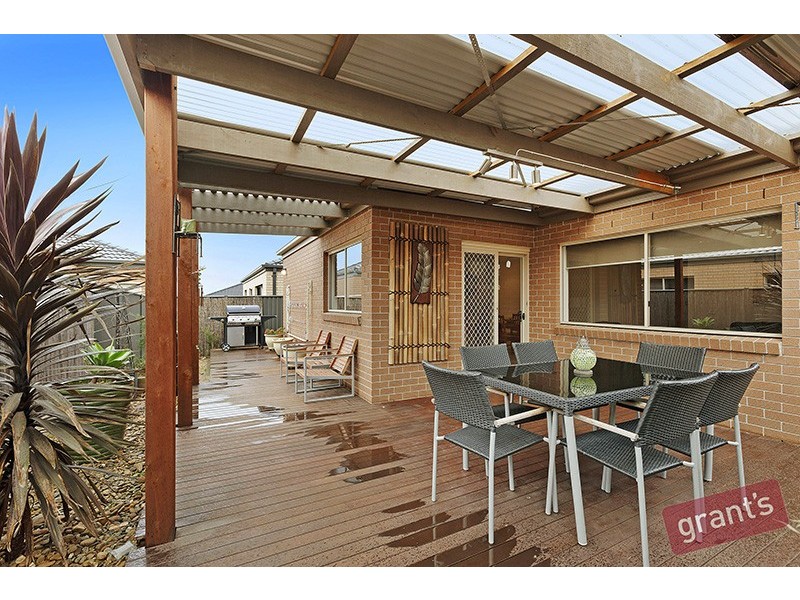 26 Sabel Drive, Cranbourne North VIC 3977